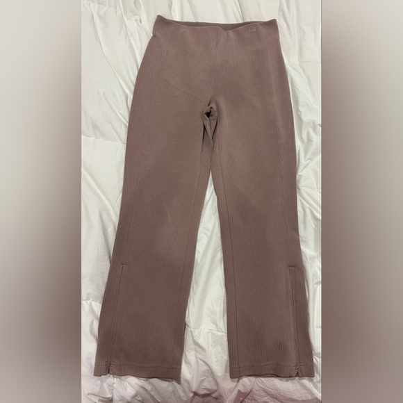 Lululemon Athletica Softstreme Brown Cropped Pants - Picture 2 of 7